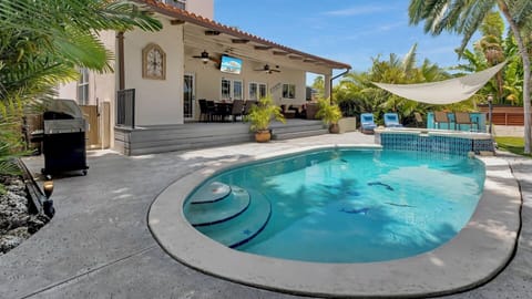 Welcome to LA BELLA CAPRI, a Spanish style island estate with a large private pool and hot tub...