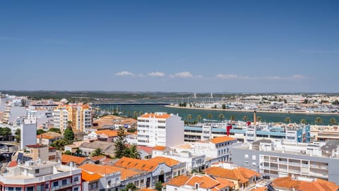 River views over Portimão, where city life meets the Algarve coast.
#Portimao #AlgarveStay #RiverView #LovelyStay