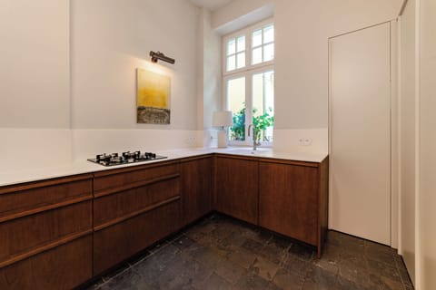 Superior Apartment, Patio, Garden View | Private kitchen
