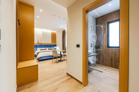 Deluxe Triple Room | In-room safe, blackout drapes, soundproofing, WiFi (free)