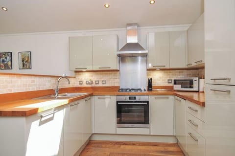 Dishwasher, cookware/dishes/utensils