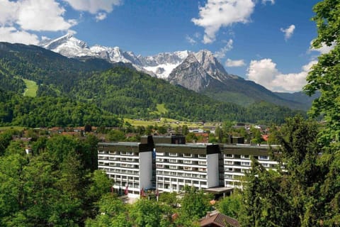 Hotel Exterior [summer]