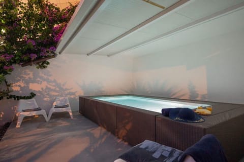 Holiday Home Swimming Pool