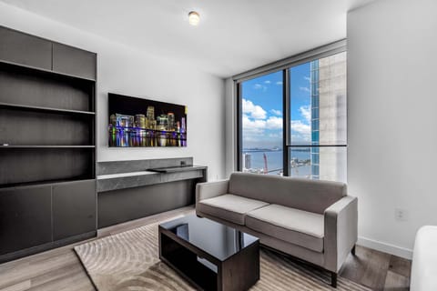Studio, 1 King Bed, Kitchen, City View (The Signature Eleven) | Living area