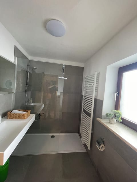 Standard Double Room, 1 Bedroom, Mountain View, Mountainside | Bathroom | Hair dryer, towels