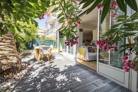 Apartment | Outdoor dining