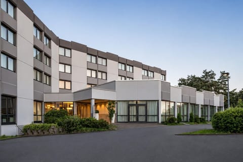 Hotel Exterior [summer]