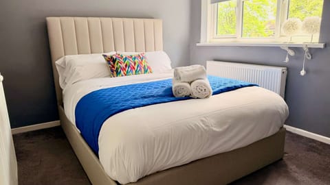House | 4 bedrooms, high-speed internet