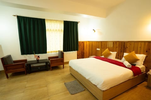 Deluxe Double Room, City View | WiFi (free), bed sheets