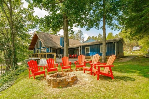 Lake Bear Lair Deck, Porch, Fire Pit and Lake View