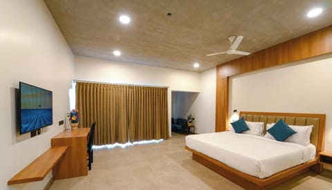 Superior Room, Pool View | In-room safe, desk, laptop workspace, iron/ironing board (on request)