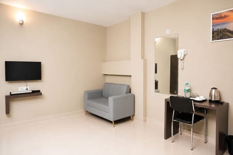 Family Room, City View | Living area