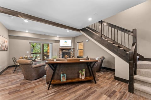 Cabin, Multiple Beds, Mountain View (8 Tall Oaks) | Interior