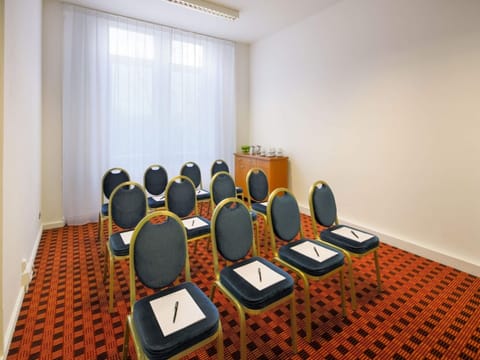House | Meeting facility