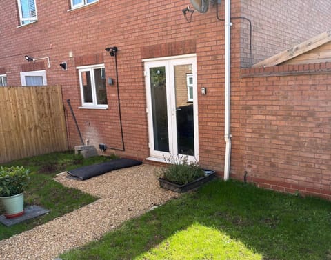 House, 3 Bedrooms, Accessible, Patio | Property grounds