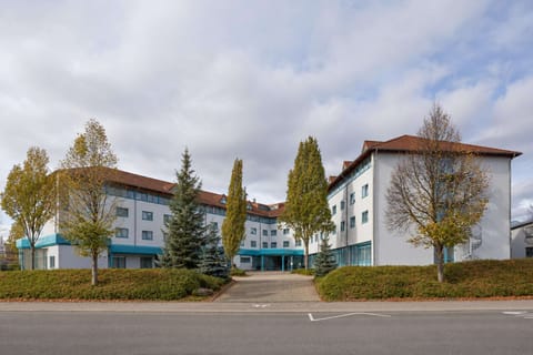 Hotel Exterior [summer]