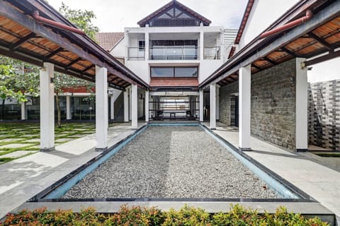 House | Property grounds