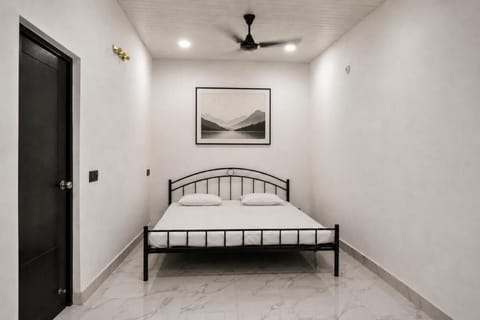 Basic Double Room | WiFi (free)