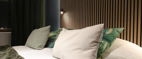 Classic Double or Twin Room, Courtyard View | Bed sheets