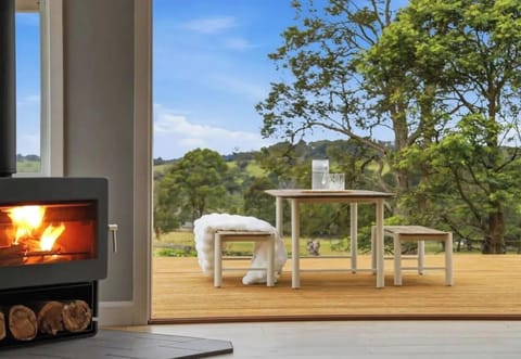 Curra Nadie Ranch | Living room | Smart TV | Combustion fireplace | Ducted air conditioning | Deck 