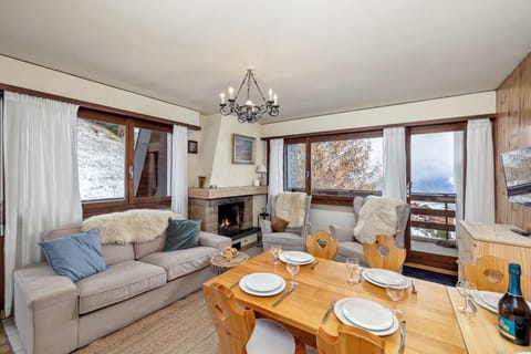 Apartment (2 Bedrooms) | Front of property