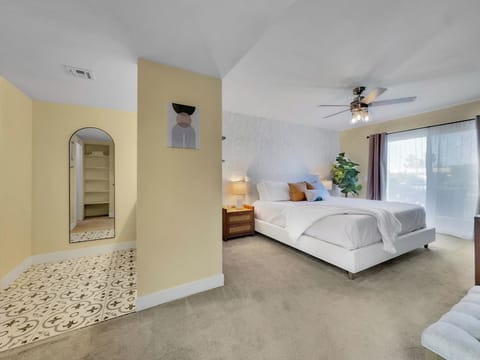 House, Multiple Beds, Mountain View (Yucca Mesa) | 4 bedrooms, individually decorated, individually furnished, bed sheets