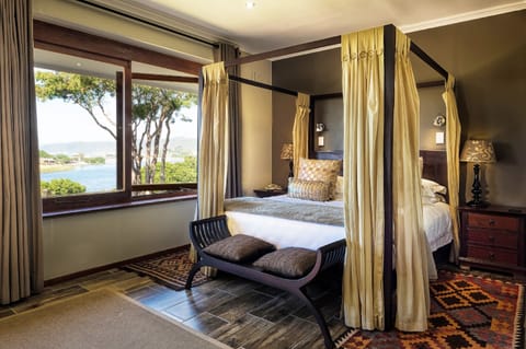 Luxury Double Room, 1 King Bed, Lagoon View | Minibar, in-room safe, free WiFi