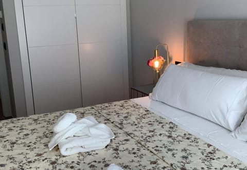 3 bedrooms, WiFi (free), bed sheets