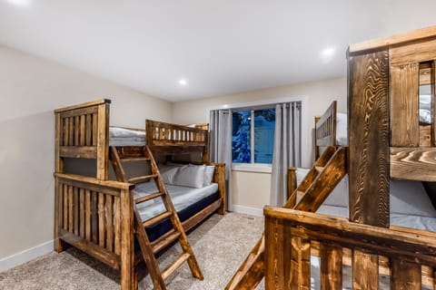 House, Patio | WiFi (free)