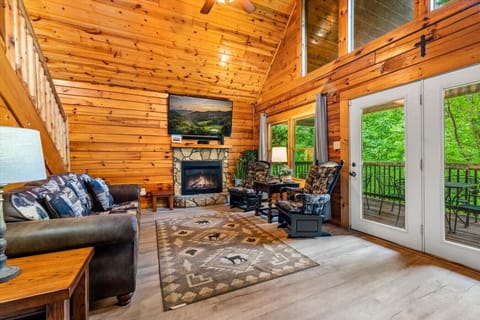 Pigeon-Forge-Cabin-A-Perfect-Stay-Interior-Living-Room (2)