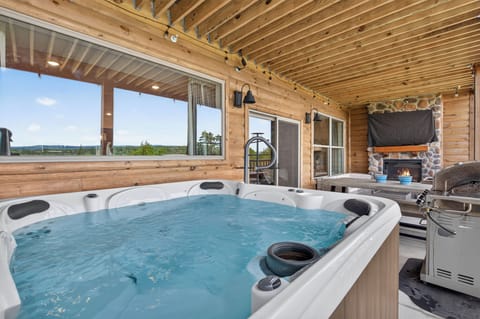  After expolring Branson, theres no better place to relax then here! Hot tub, fireplace, grill, and plenty of space for making memories.