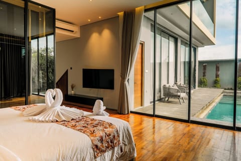 Family Villa, Balcony, Garden View | In-room safe, blackout drapes, iron/ironing board (on request)