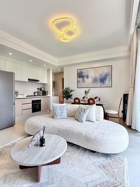 Luxury Apartment, City View | Living area