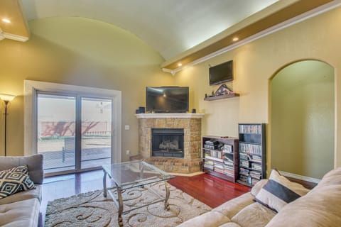 House (4 Bedrooms) | Front of property