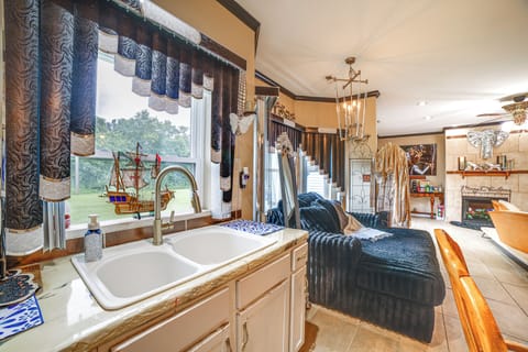 House (2 Bedrooms) | Interior