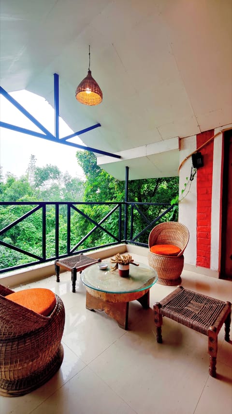 Family Triple Room, Garden View | Property grounds