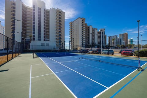 Condo, 3 Bedrooms | Sport court
