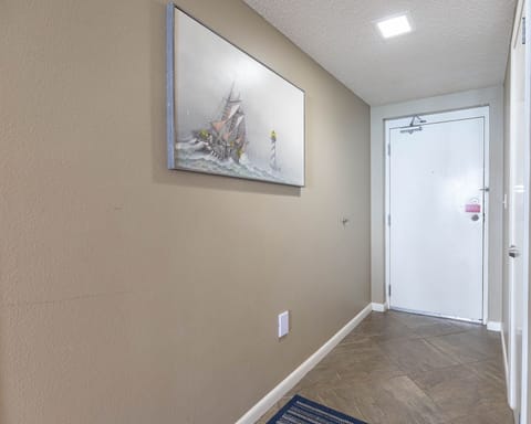 Condo, 3 Bedrooms | Interior