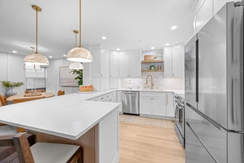 Condo, 3 Bedrooms | Private kitchen