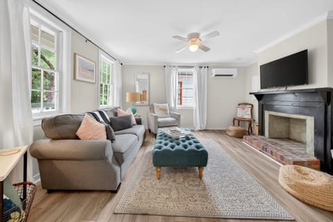 House, 2 Bedrooms | Living area | Smart TV