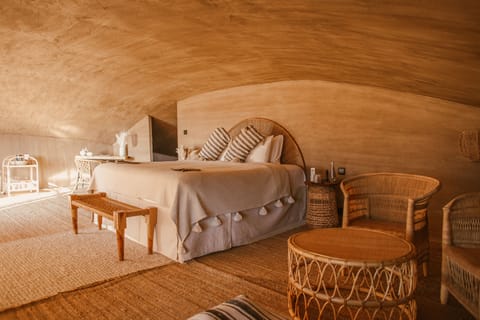Signature Suite, Desert View | Desk, laptop workspace, WiFi (free)