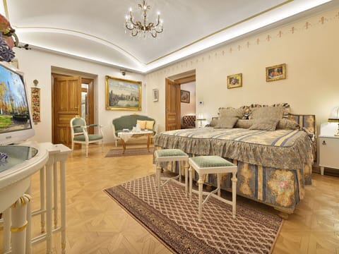 Furniture, Interior Design, Chair, Outdoor Furniture, Natural Material, Shade, Outdoor Table, Design, Restaurant, Kitchen & Dining Room Table