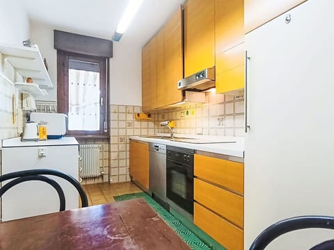 Flooring, Floor, Apartment, Kitchen, Interior Design, Countertop, Room, Major Appliance, Kitchen Appliance, Cabinetry
