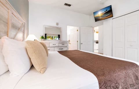Condo, Multiple Beds, Garden View (Palm & Pine Retreat) | 3 bedrooms, individually decorated, individually furnished