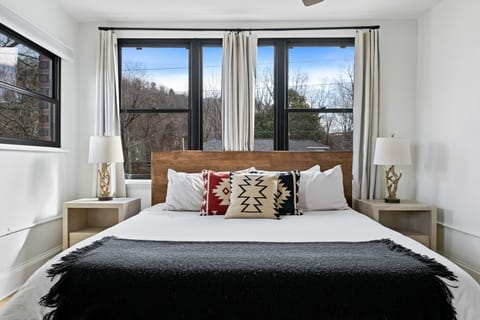 The Sabel Collection | Unit 302