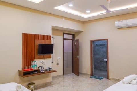 Double Room | Desk, laptop workspace, soundproofing, WiFi (free)