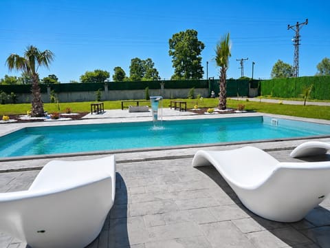 Deluxe Studio | Pool | Outdoor pool