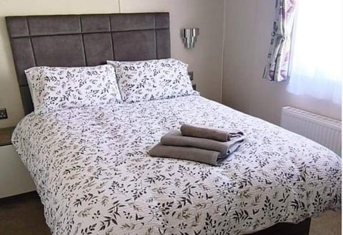 2 bedrooms, WiFi (free), bed sheets