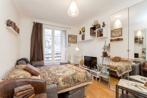 Comfort Apartment, City View | Iron/ironing board, WiFi (free)