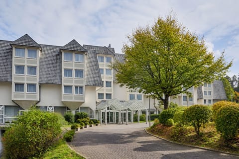 Hotel Exterior [summer]